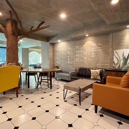 Roaders Hotel Tainan Chengda المظهر الخارجي الصورة