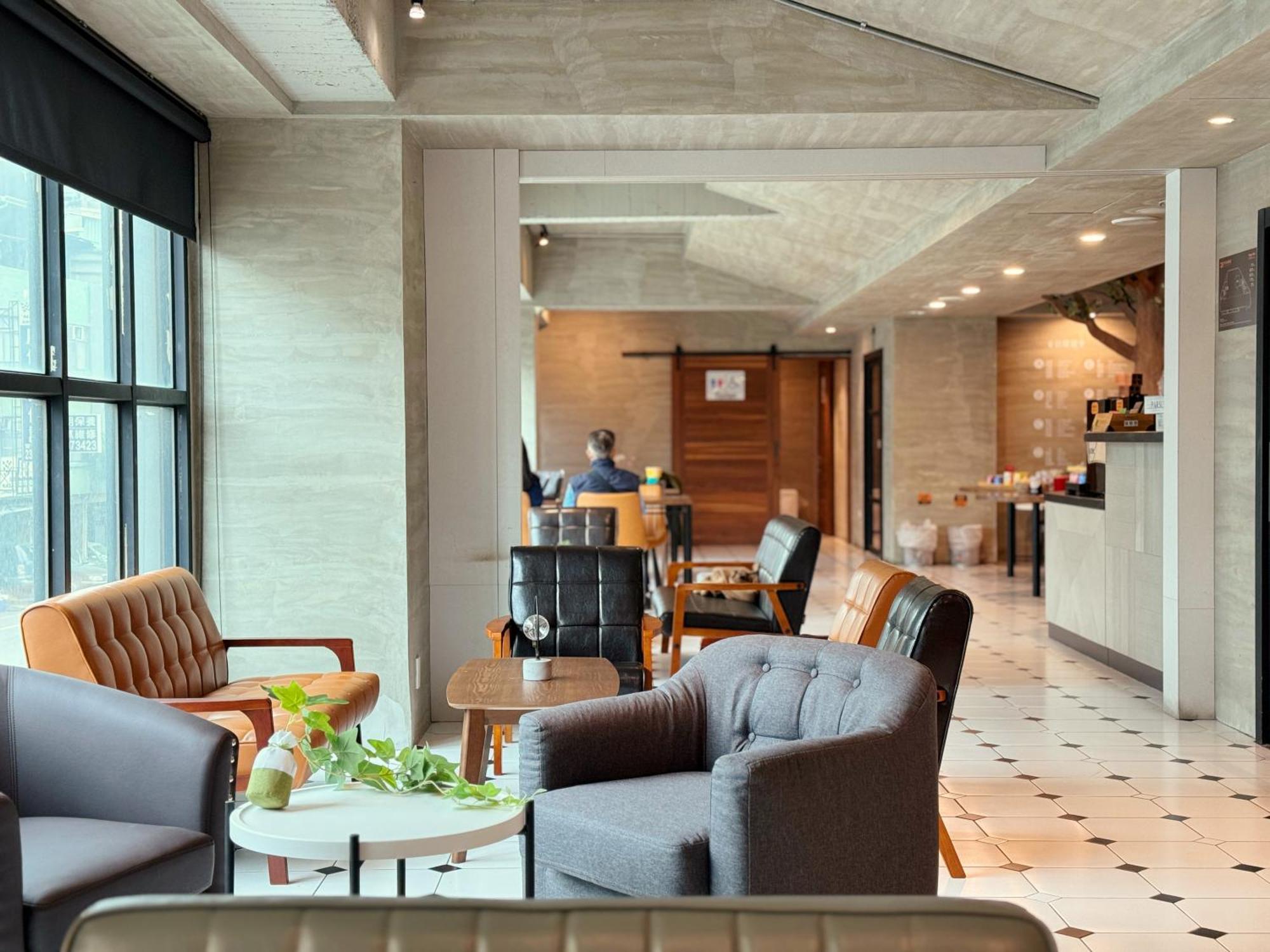 Roaders Hotel Tainan Chengda المظهر الخارجي الصورة